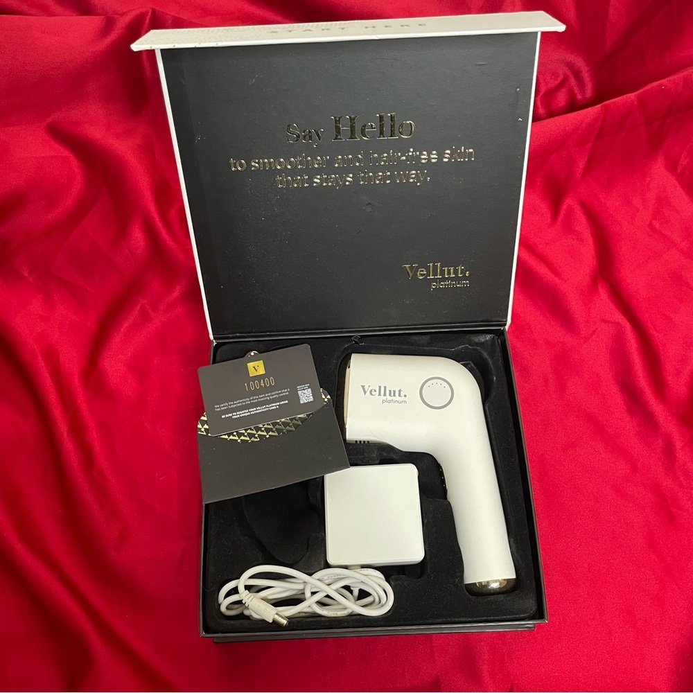AT HOME LASER HAIR REMOVER IPL HANDSET IN BOX